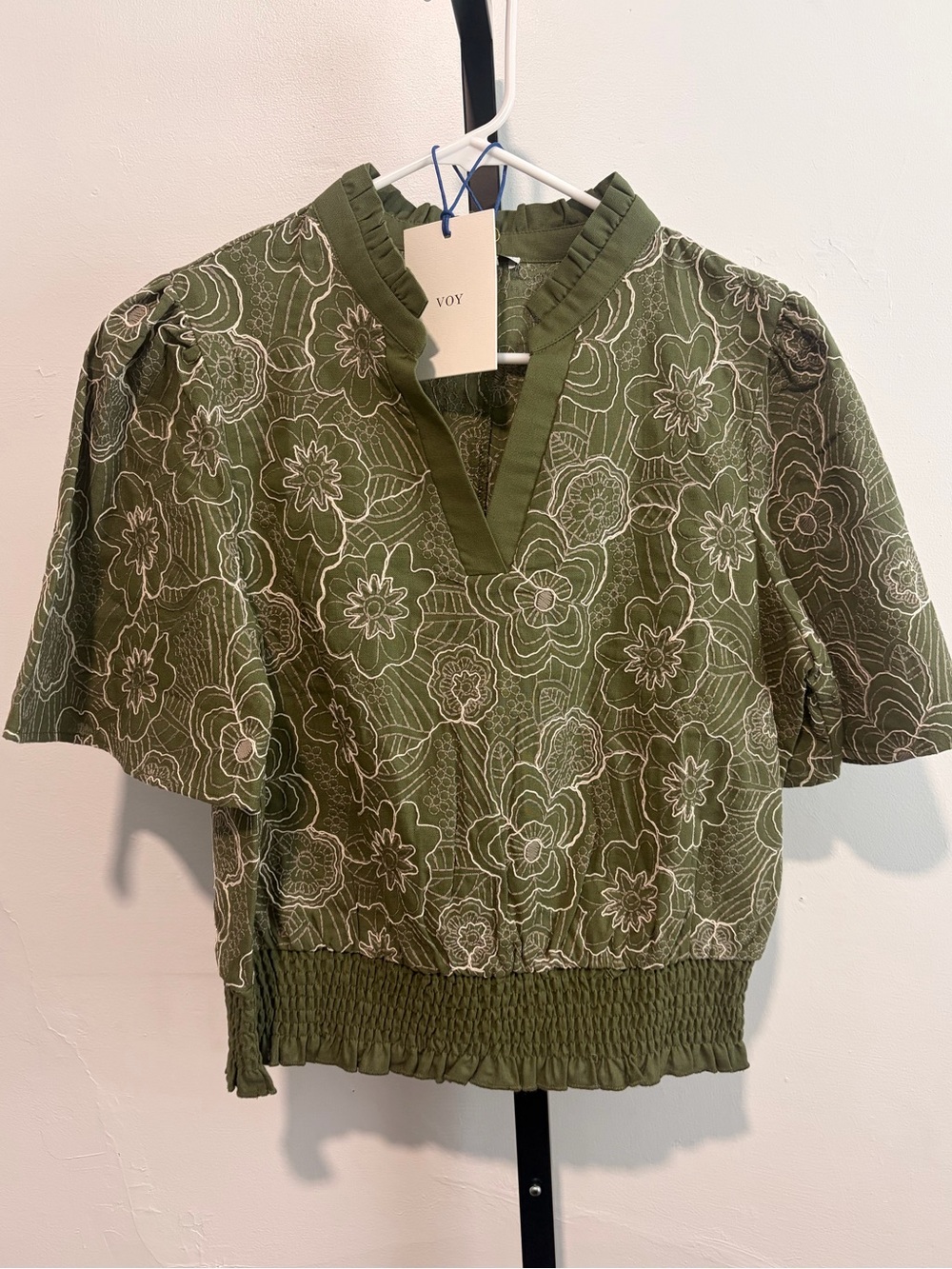 Voy Green Embroidered Floral Split-Neck Top NEW